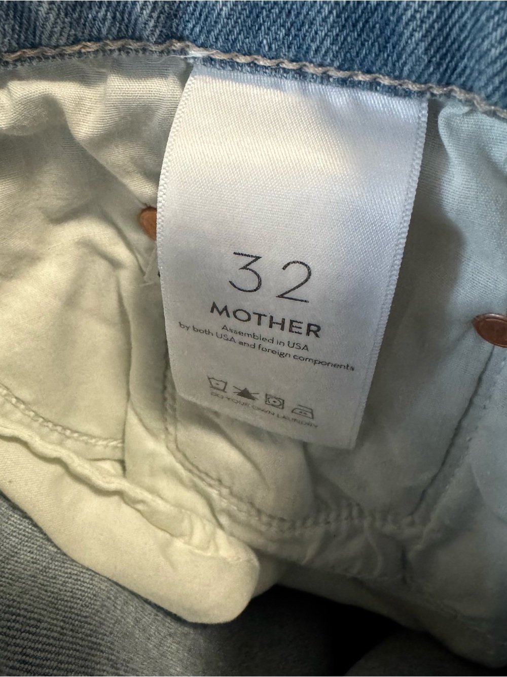 MOTHER Weekender Fray Jeans - Picture 7 of 9